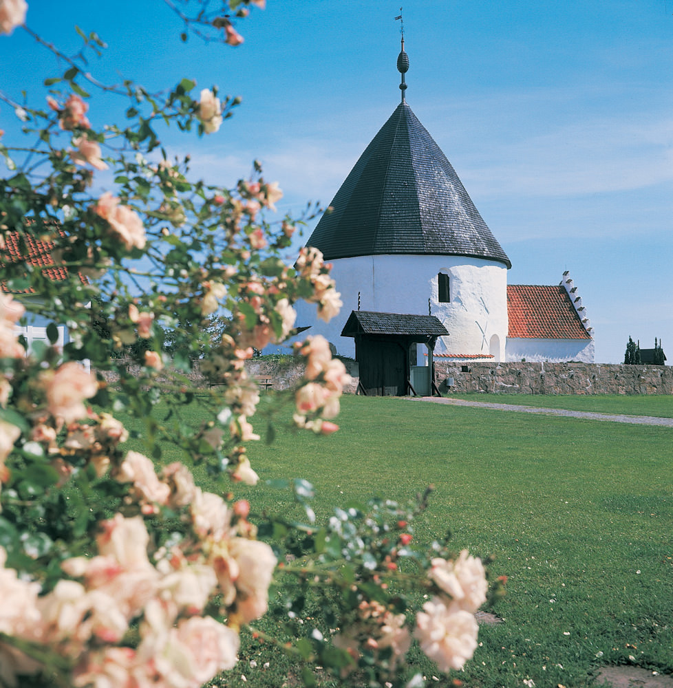 Die Nyker Rundkirche Die Nyker Rundkirche