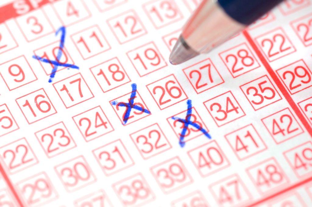 Lotto-Spieler gibt Tipp für Millionen-Jackpot ab.