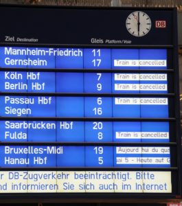 deutsche-bahn-494624_1280