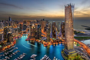 Dubai bei Nacht