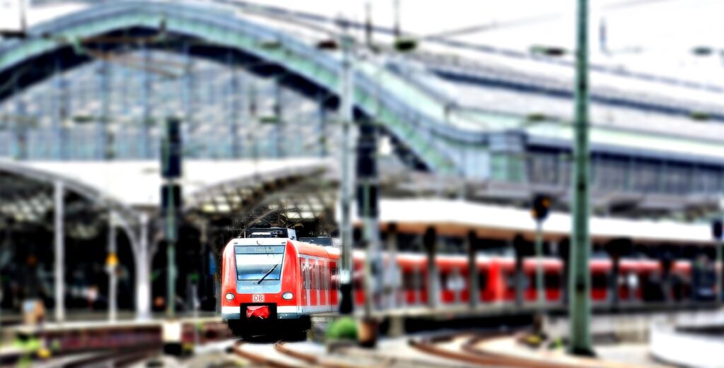 Zug Bahnhof